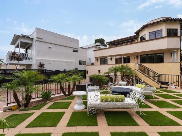 1045 Van Nuys St, San Diego CA 92109