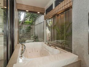 1920 Spindrift Drive, La Jolla CA 92037