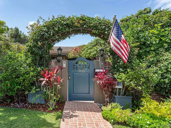 1920 Spindrift Drive, La Jolla CA 92037