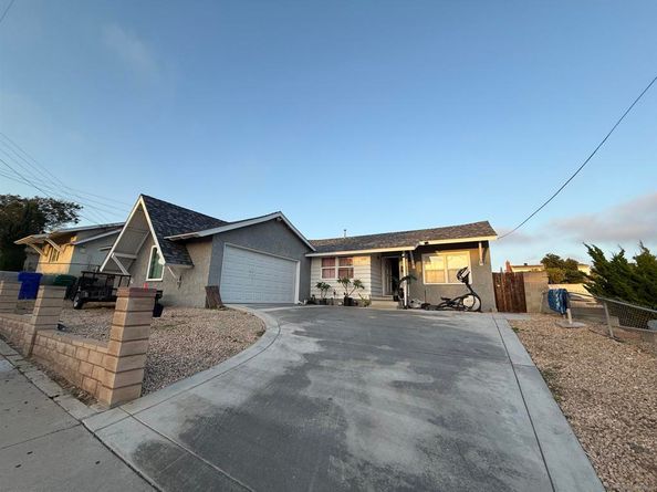 2745 Kausman St, San Diego CA 92139