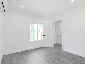 1511 E 85th Street, Los Angeles CA 90001
