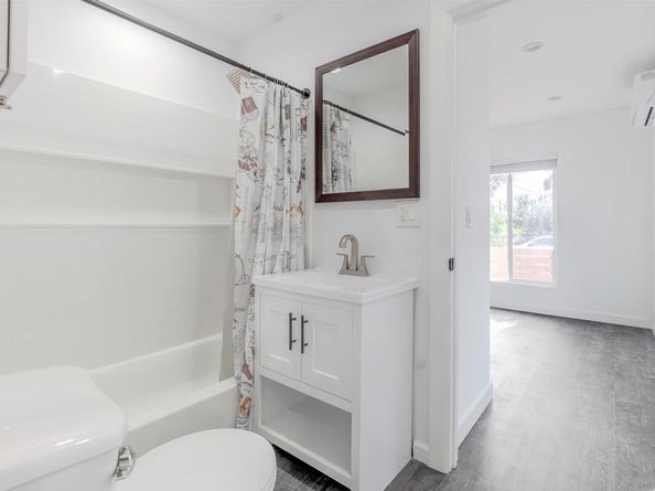 1511 E 85th Street, Los Angeles CA 90001