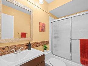 5700 Bates St 6, San Diego CA 92115