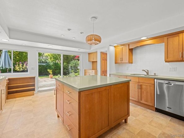 1640 El Paso Real, La Jolla CA 92037