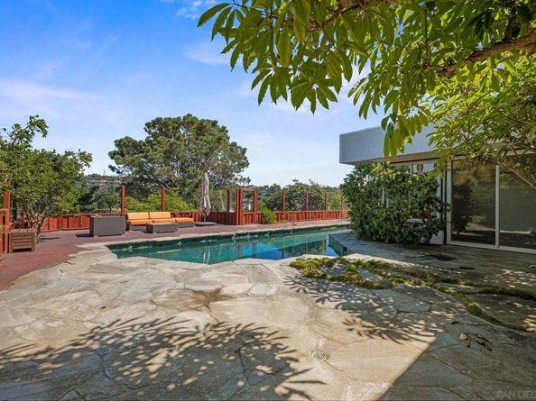 1640 El Paso Real, La Jolla CA 92037