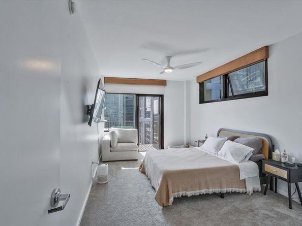 350 11th Ave 922, San Diego CA 92101