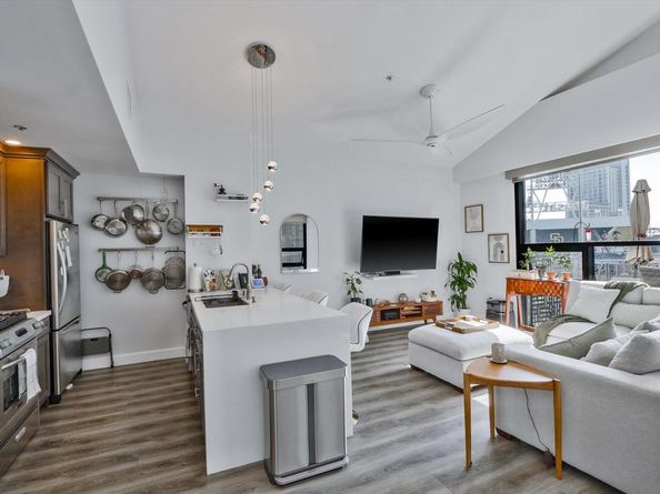 350 11th Ave 922, San Diego CA 92101