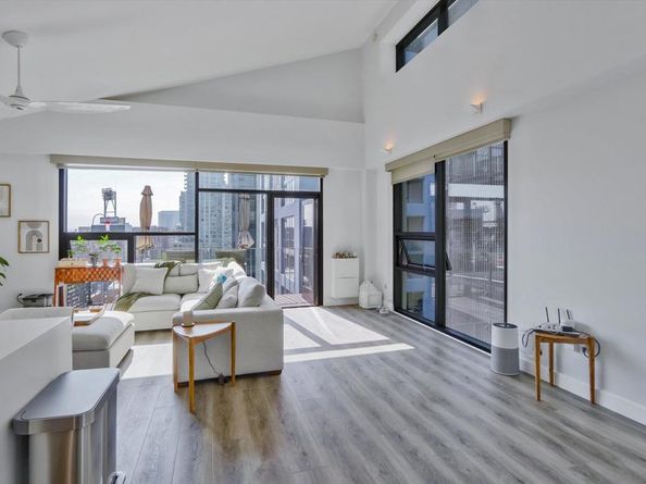 350 11th Ave 922, San Diego CA 92101