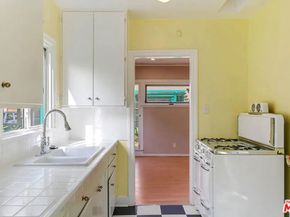 615 S Columbus Avenue, Glendale CA 91204