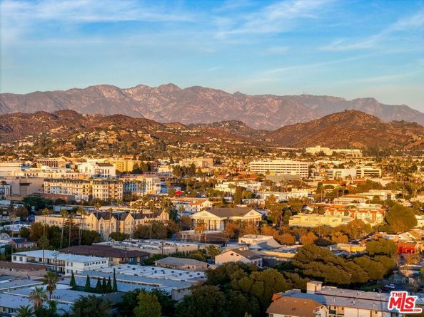 615 S Columbus Avenue, Glendale CA 91204