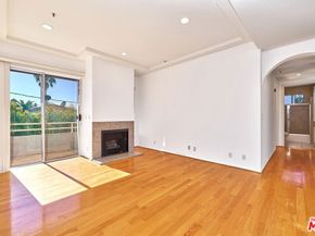 5050 Maplewood Avenue 206, Los Angeles CA 90004