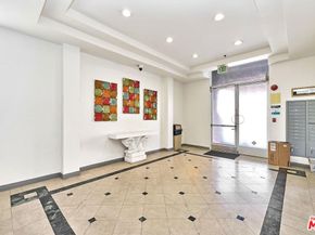 5050 Maplewood Avenue 206, Los Angeles CA 90004