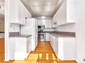 5050 Maplewood Avenue 206, Los Angeles CA 90004