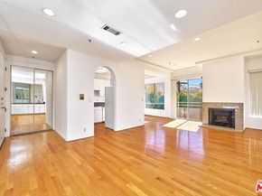 5050 Maplewood Avenue 206, Los Angeles CA 90004