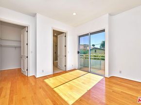 5050 Maplewood Avenue 206, Los Angeles CA 90004