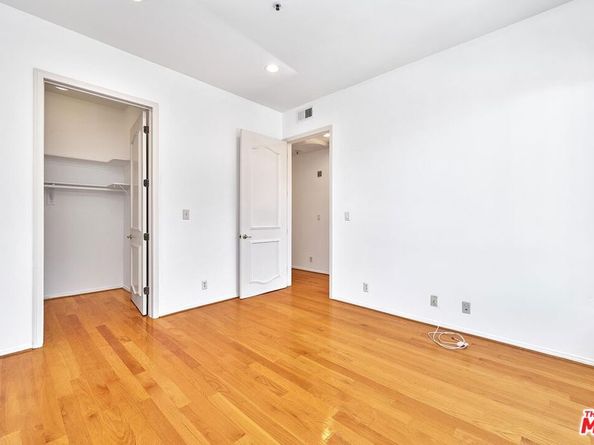 5050 Maplewood Avenue 206, Los Angeles CA 90004