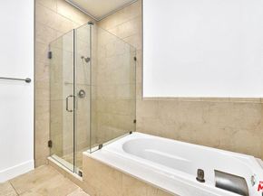 5050 Maplewood Avenue 206, Los Angeles CA 90004