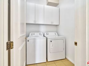 5050 Maplewood Avenue 206, Los Angeles CA 90004