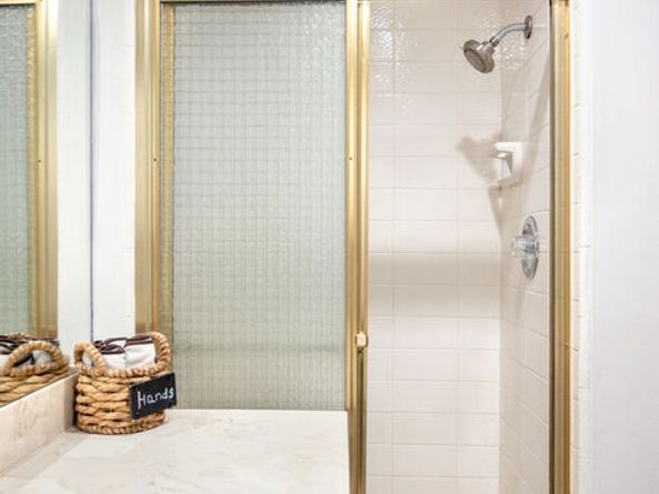 7259 Hillside Avenue 202, Los Angeles CA 90046