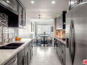 7259 Hillside Avenue 202, Los Angeles CA 90046