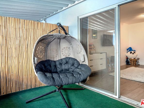 7259 Hillside Avenue 202, Los Angeles CA 90046