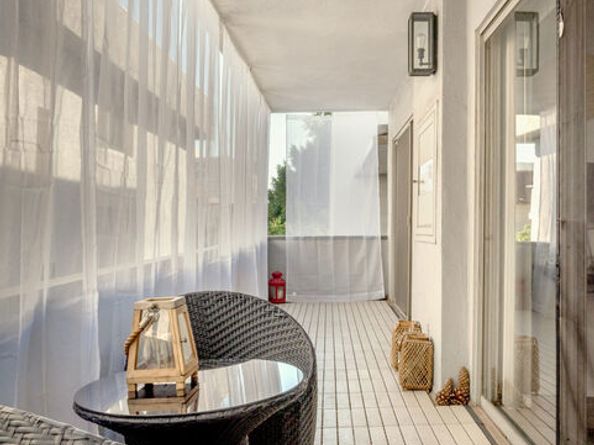 7259 Hillside Avenue 202, Los Angeles CA 90046