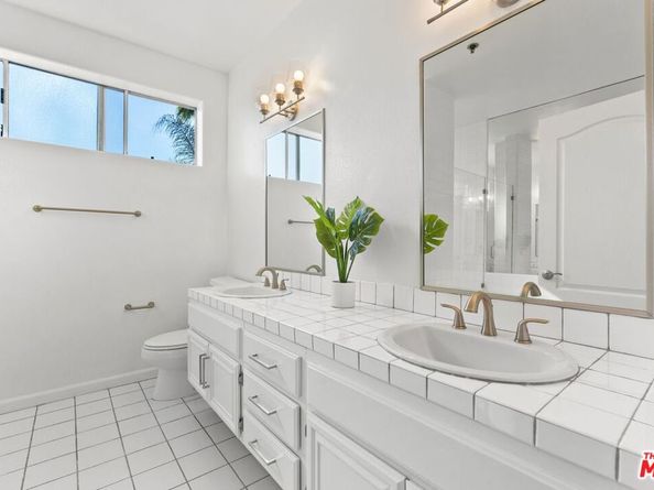 4348 Mammoth Avenue 301, Sherman Oaks CA 91423