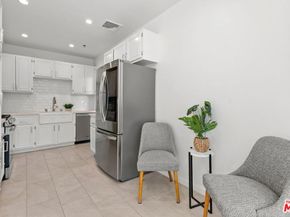 4348 Mammoth Avenue 301, Sherman Oaks CA 91423