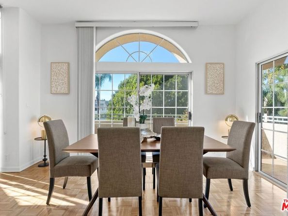 4348 Mammoth Avenue 301, Sherman Oaks CA 91423