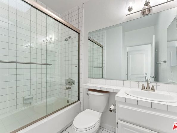 4348 Mammoth Avenue 301, Sherman Oaks CA 91423