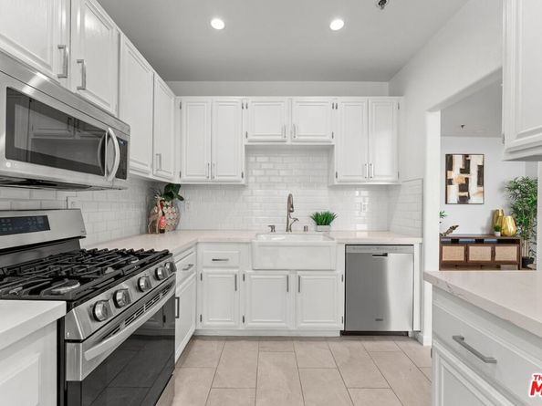 4348 Mammoth Avenue 301, Sherman Oaks CA 91423