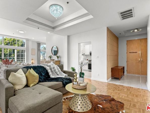 4348 Mammoth Avenue 301, Sherman Oaks CA 91423