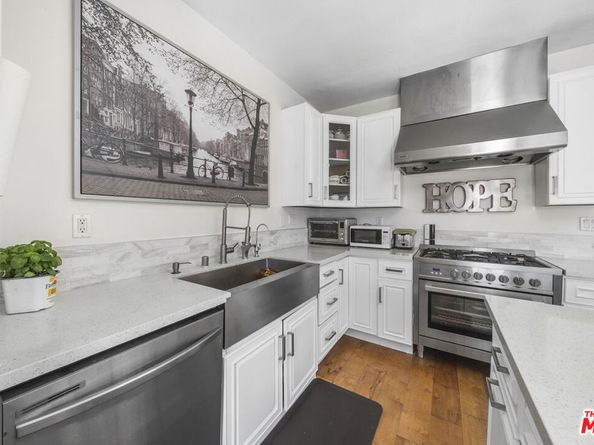 151 N Harvard Boulevard, Los Angeles CA 90004