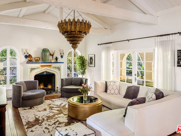 1135 Sunset Vale Avenue, West Hollywood CA 90069