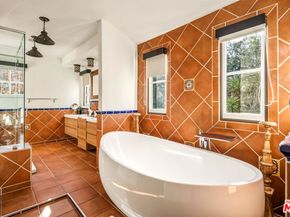 1135 Sunset Vale Avenue, West Hollywood CA 90069