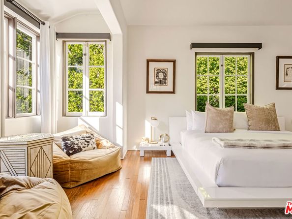 1135 Sunset Vale Avenue, West Hollywood CA 90069