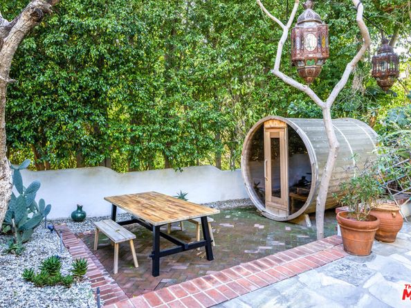 1135 Sunset Vale Avenue, West Hollywood CA 90069