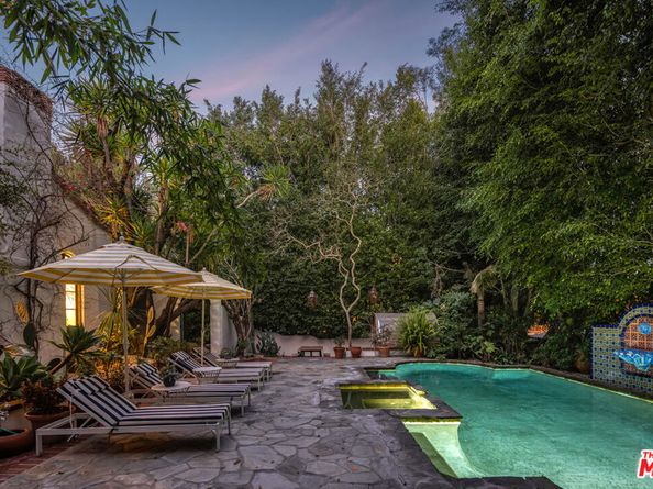 1135 Sunset Vale Avenue, West Hollywood CA 90069