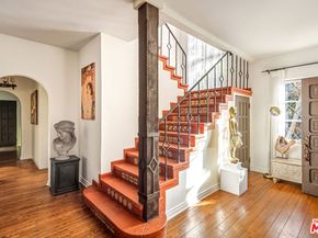 1135 Sunset Vale Avenue, West Hollywood CA 90069