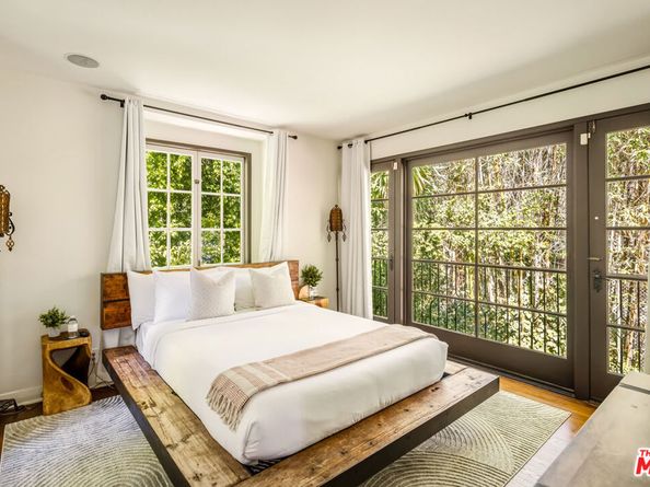 1135 Sunset Vale Avenue, West Hollywood CA 90069