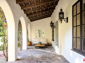 1135 Sunset Vale Avenue, West Hollywood CA 90069