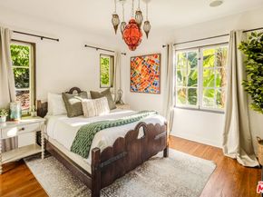 1135 Sunset Vale Avenue, West Hollywood CA 90069