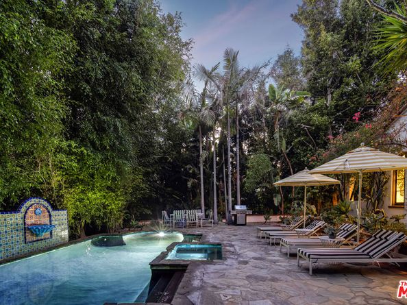 1135 Sunset Vale Avenue, West Hollywood CA 90069