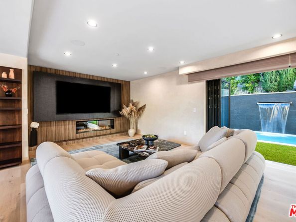 8721 Sunset Plaza Terrace, West Hollywood CA 90069