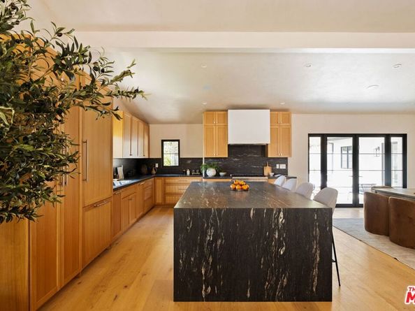 8628 Edwin Drive, Los Angeles CA 90046