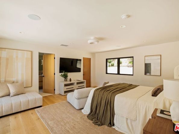 8628 Edwin Drive, Los Angeles CA 90046