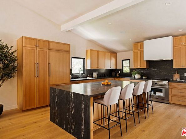 8628 Edwin Drive, Los Angeles CA 90046