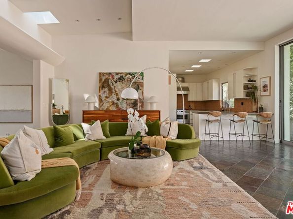 8137 Amor Road, Los Angeles CA 90046