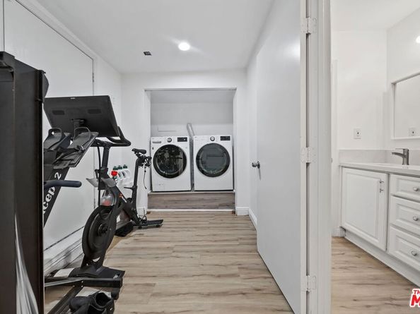 466 Wren Drive, Los Angeles CA 90065