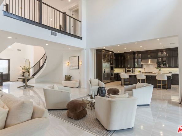 11734 N Manchester Way, Porter Ranch CA 91326